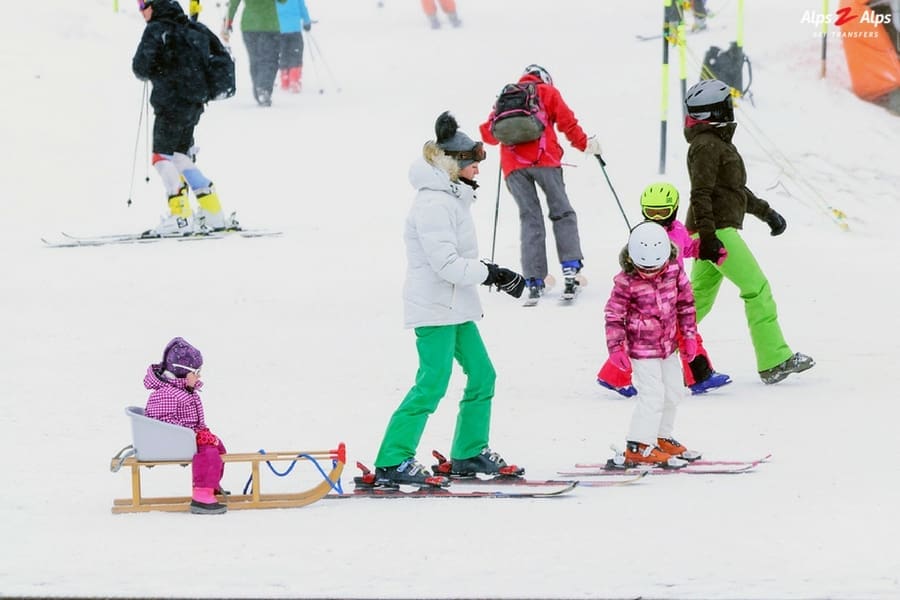 Family skiing