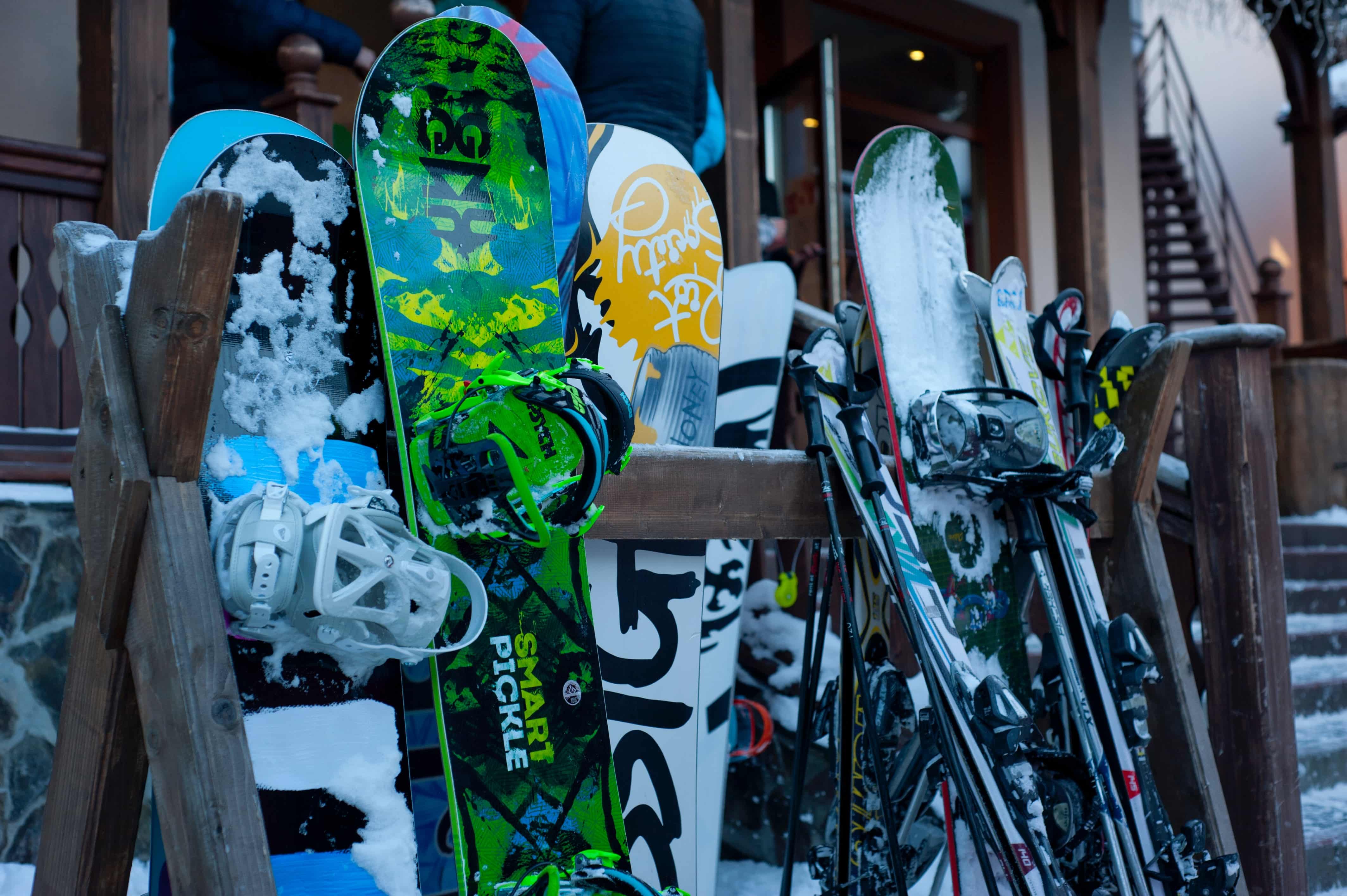 Ski equipment leaning against a chalet