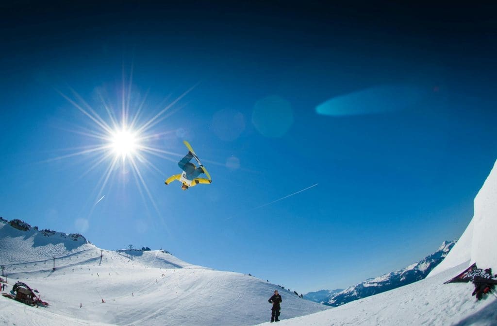 Snowboarder in action in Tignes